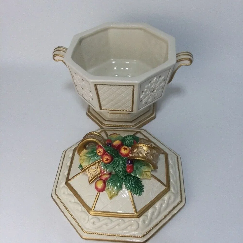 Fitz and Floyd Soup Tureen Snowy Woods Covered Dish Holiday Decor Octagon‎